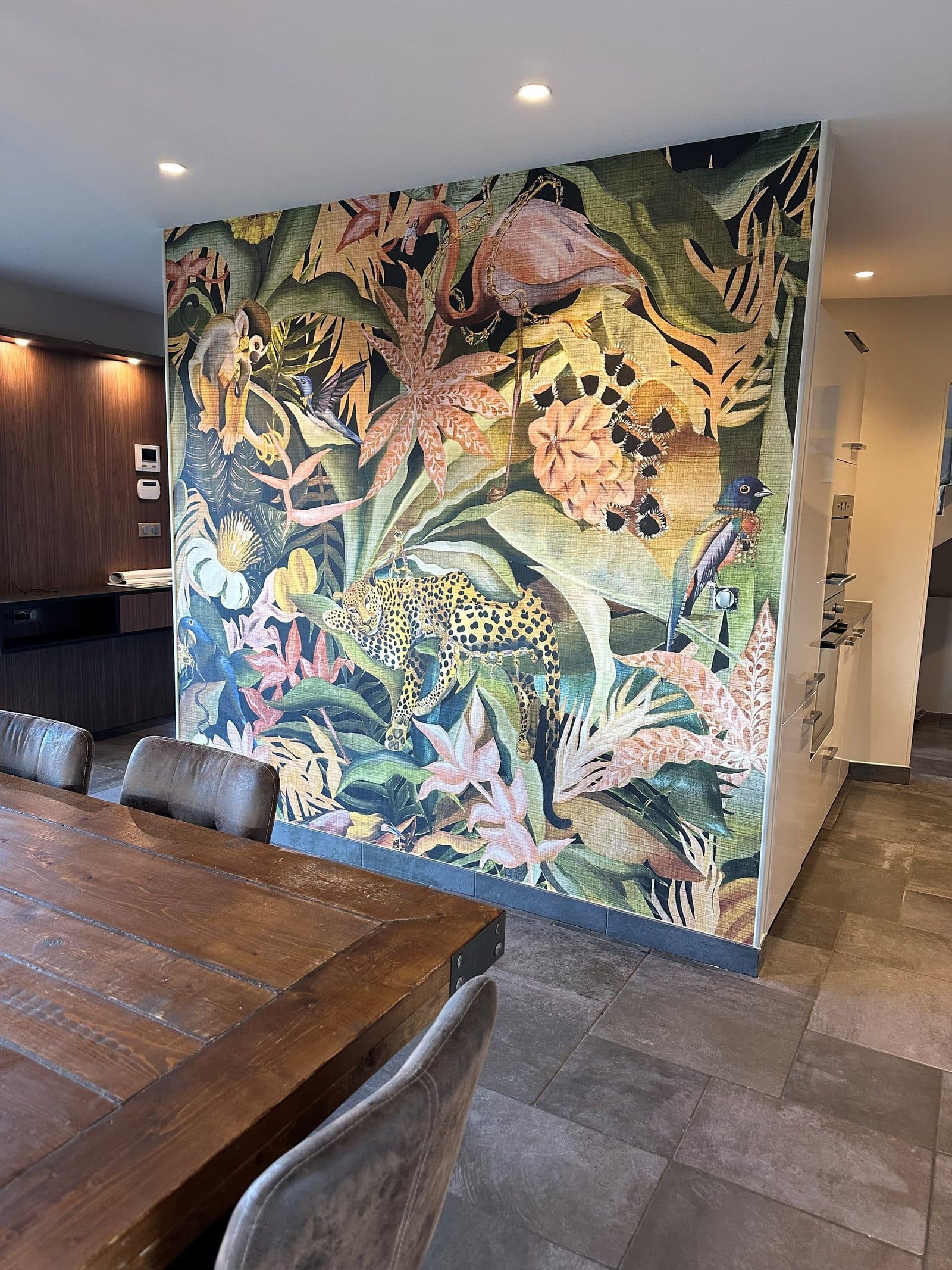 Fresque Sauvage — Salle à manger tropicale